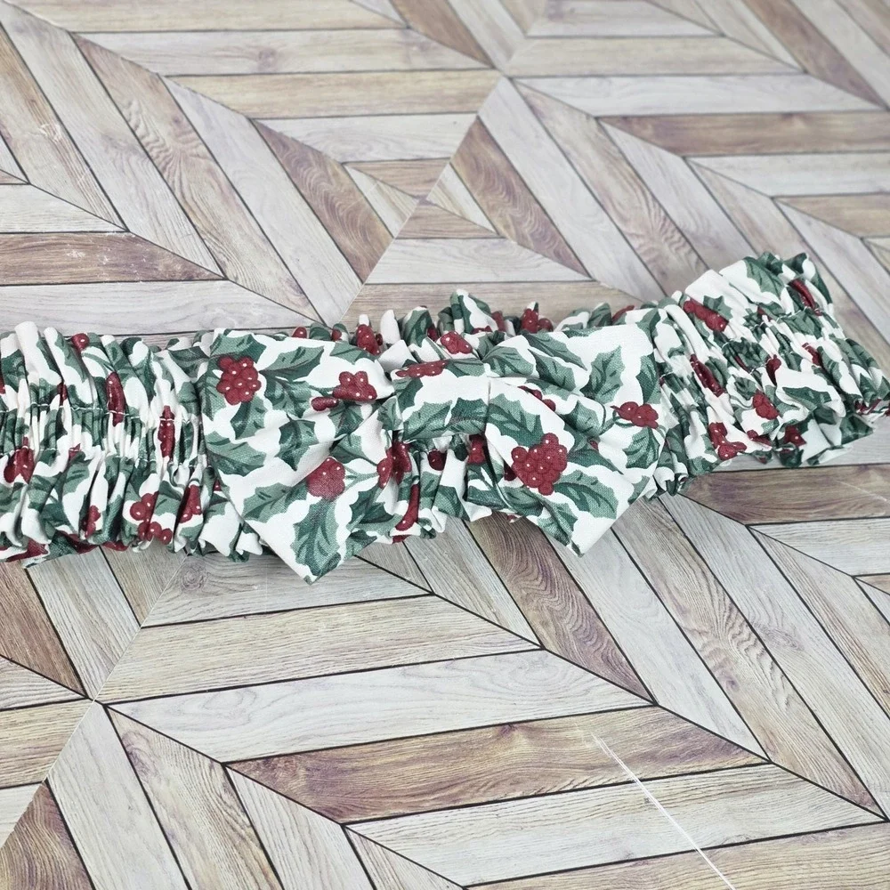 Longaberger Basket Liner & Garter Traditional Holly Berries Red Green Christmas